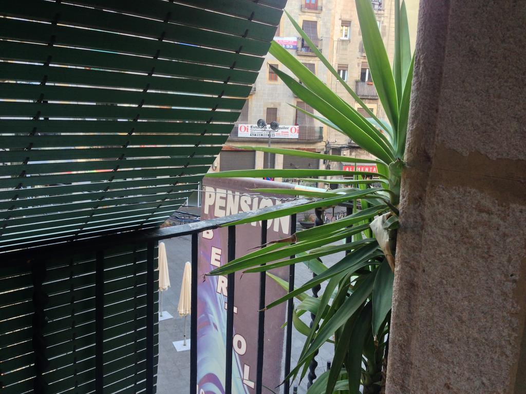 Pension Bertolin Barcelona Exterior photo