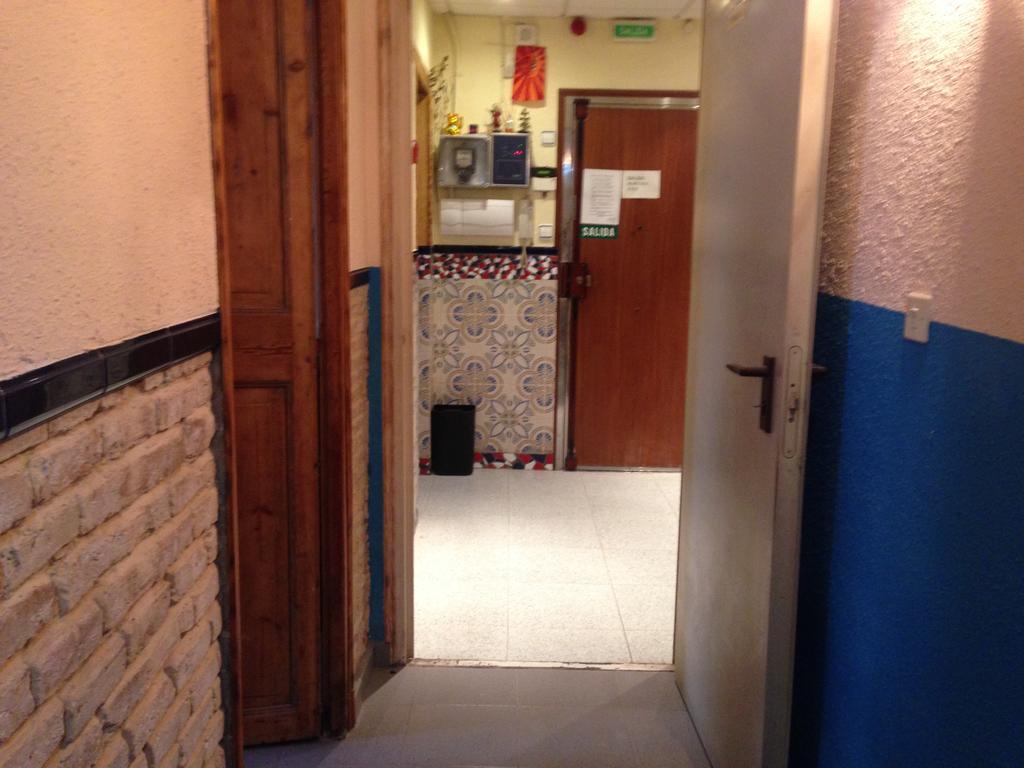 Pension Bertolin Barcelona Exterior photo